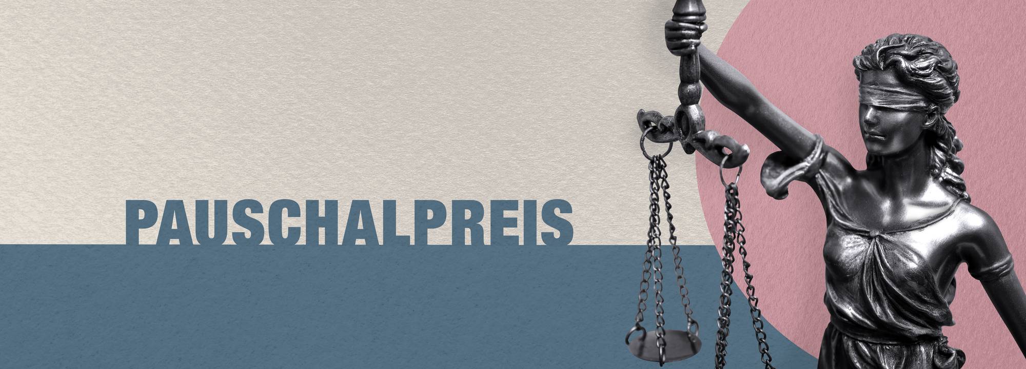 Pauschalpreis. Close-up einer Justitia Statue. Symbol für Gerechtigkeit und Anwalt. Figur steht vor Papier mit Text.